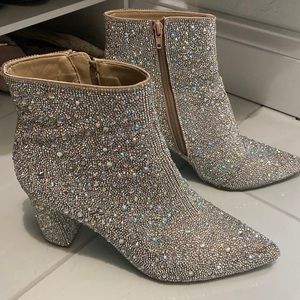 Betsy Johnson Kyla booties